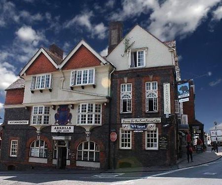 Hotel The Bear Marlborough Exterior foto